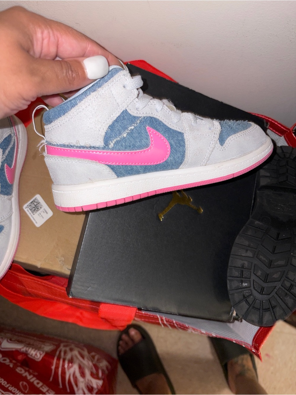 Jordan 1 Kids White and Light Blue Sneakers with Pink Logo Accents - Picture 4 of 7